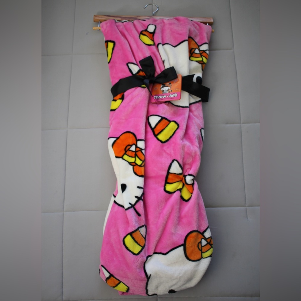 Hello Kitty Halloween Throw Blanket
